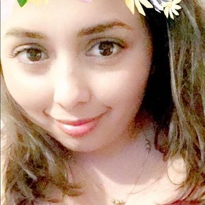 Meet your Posher, Kenia